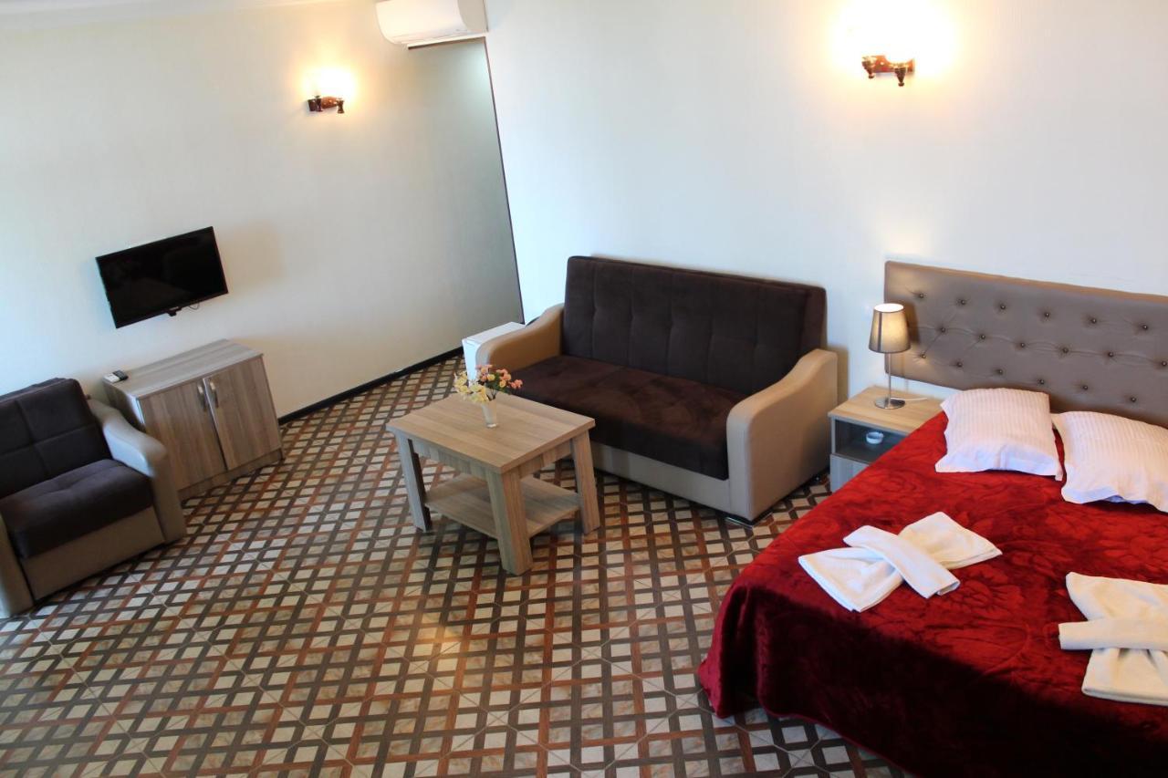 National Hotel Кобулети Екстериор снимка