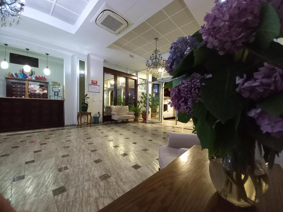 National Hotel Кобулети Екстериор снимка