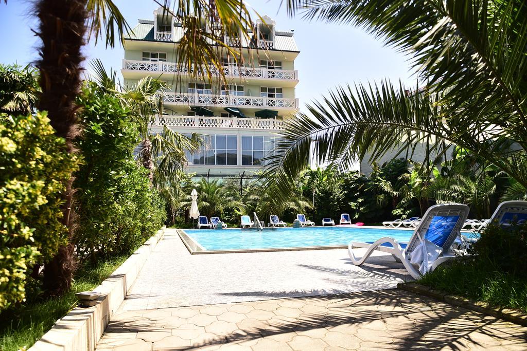 National Hotel Кобулети Екстериор снимка