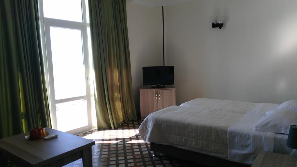National Hotel Кобулети Екстериор снимка