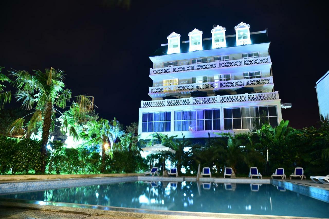 National Hotel Кобулети Екстериор снимка